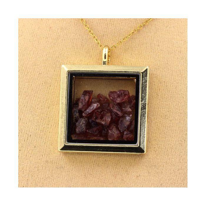 Stones and Minerals. Raw Rhodolite Garnet Necklace. Square Model. Gold Color.