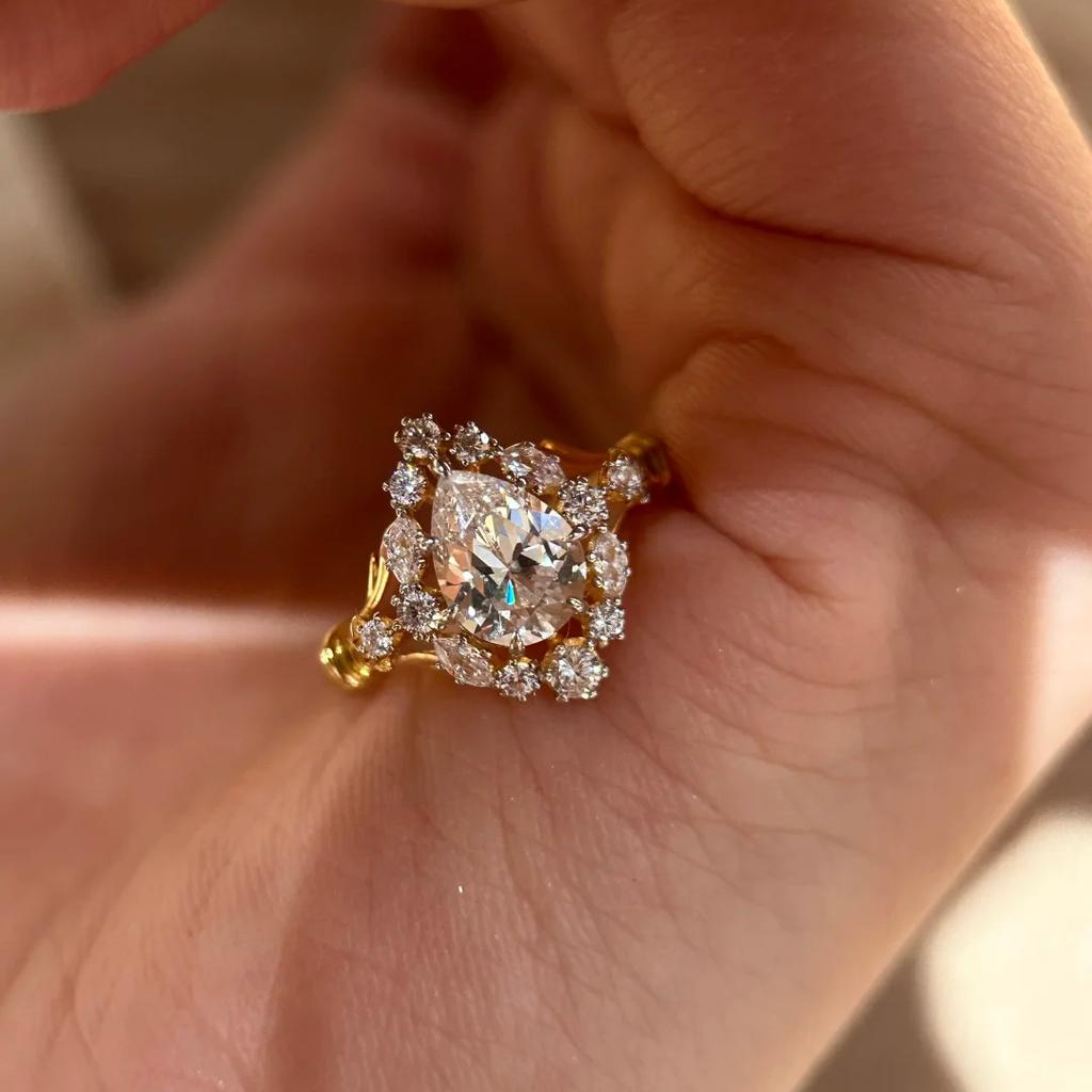 Vintage European Medieval Water Drop Ring Style Luxury Fashion Medieval Diamond Inlaid Pear-Shaped Wedding Ring Women'S Ring