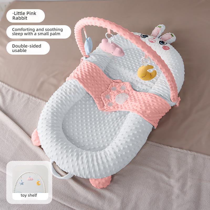 Успокаивающая кроватка для новорожденных с наклонной подушкой и подставкой для ног и стойкой для игрушек для комфортного гнездышка