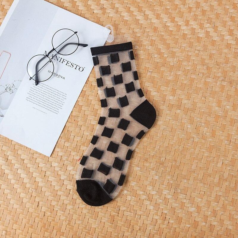 Sexy Lace Mesh Fishnet Woman Socks Harajuku Hip Hop Skateboard Elasticity Crew Socks Summer Ultra-thin Transparent Socks Women EMA