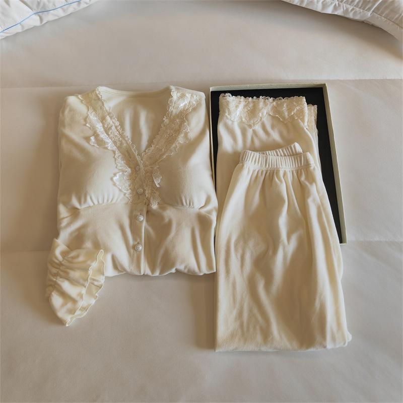 Milk Apricot Island Fleece Pajamas Set for Women with Built-in Bra, Sweet Lace Trim, Warm Thin Fleece Homewear for Spring Autumn Winter