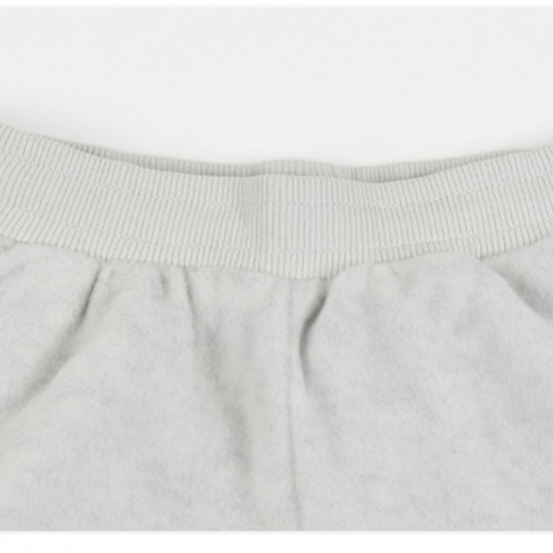 New Balance Детский флисовый тренировочный комплект бежевого цвета