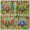 Wrought Iron Bee Wall Hanging Decor Metal Artwork Handmade Hanging Ornament for Home Garden Wedding Decoration 13*19cm