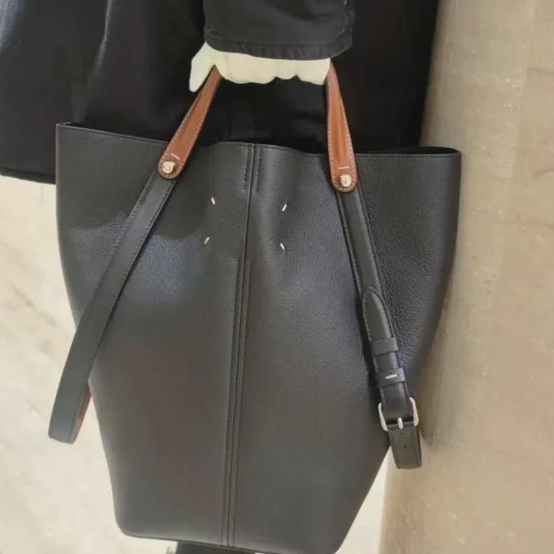 "2025 Retro Bucket Bag: Versatile, Large-Capacity Handbag for Autumn and Winter"