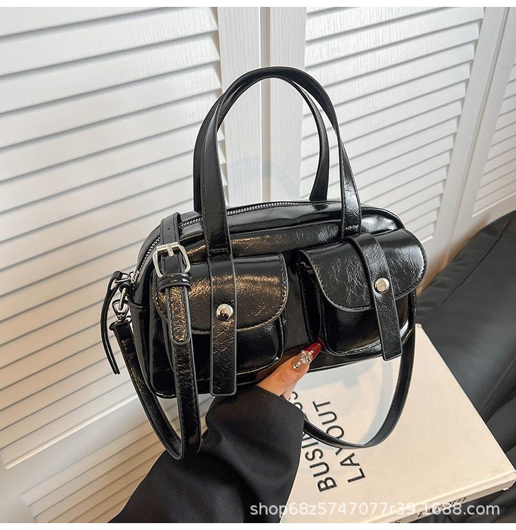 Модная универсальная корейская версия сумки для боулинга 2025 новая сумка через плечо, сумка-мессенджер, зарубежный стиль, нишевый дизайн, персонализированная сумка-подушка