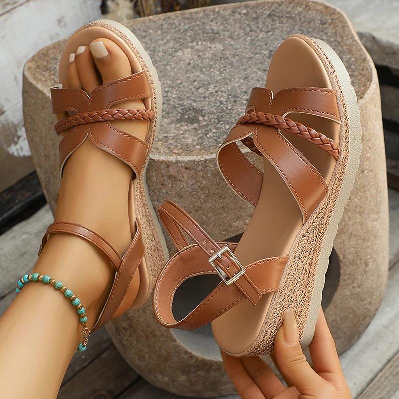 Модные коричневые босоножки на танкетке с ремешком на щиколотке для женщин лето 2025 легкие нескользящие пляжные туфли женские плетеные босоножки на платформе римские босоножки