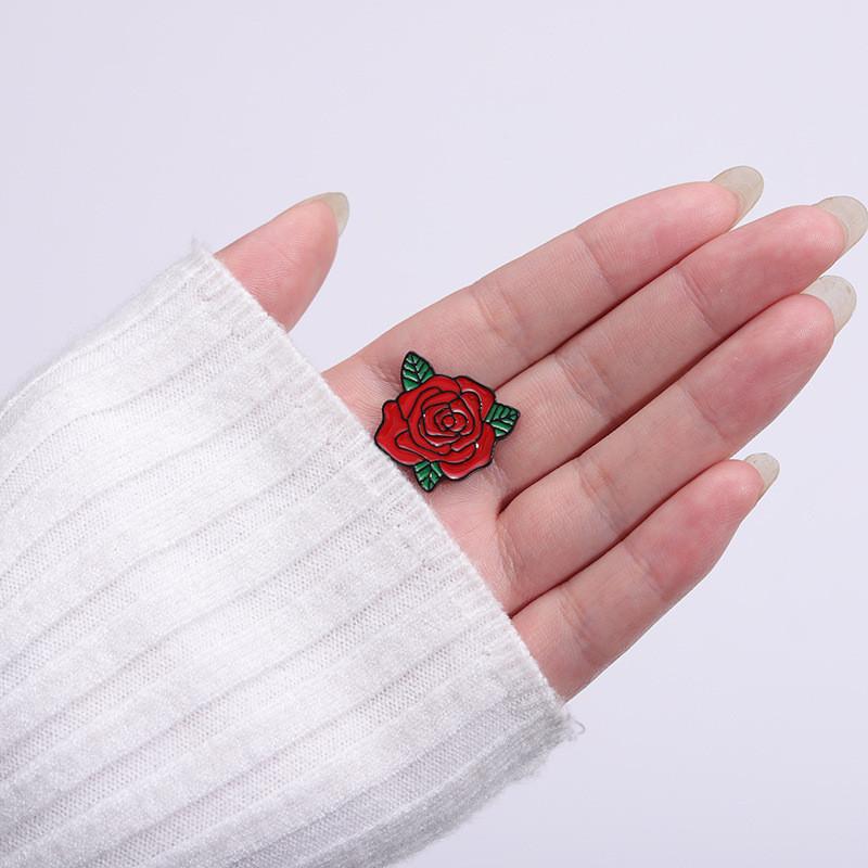 Stunning Alloy Rose Flower Brooch Creative Valentine's Day Gift For Men And Women