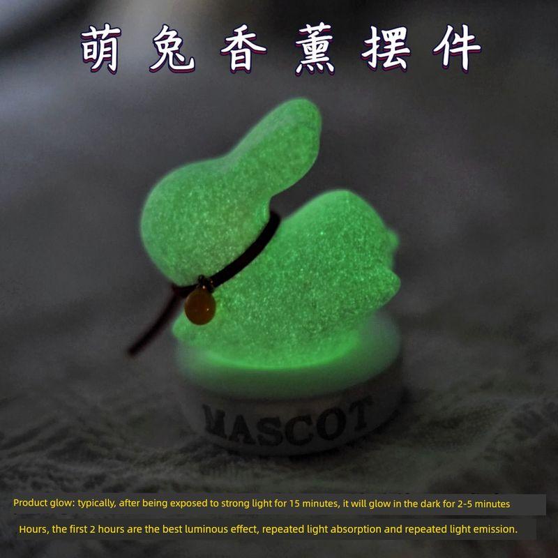New Little White Rabbit Car Fragrance Diffuser Ornament, Perfume Diffuser Stone, Dashboard Decoration, Cute and Exquisite Car Interior Accessory