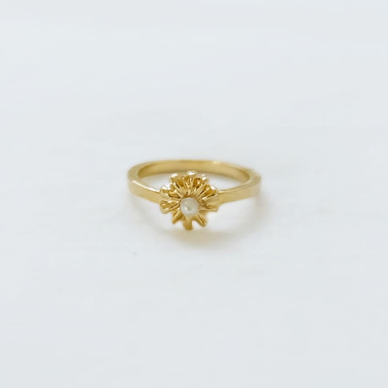 Pinaf Pearl daisy ring