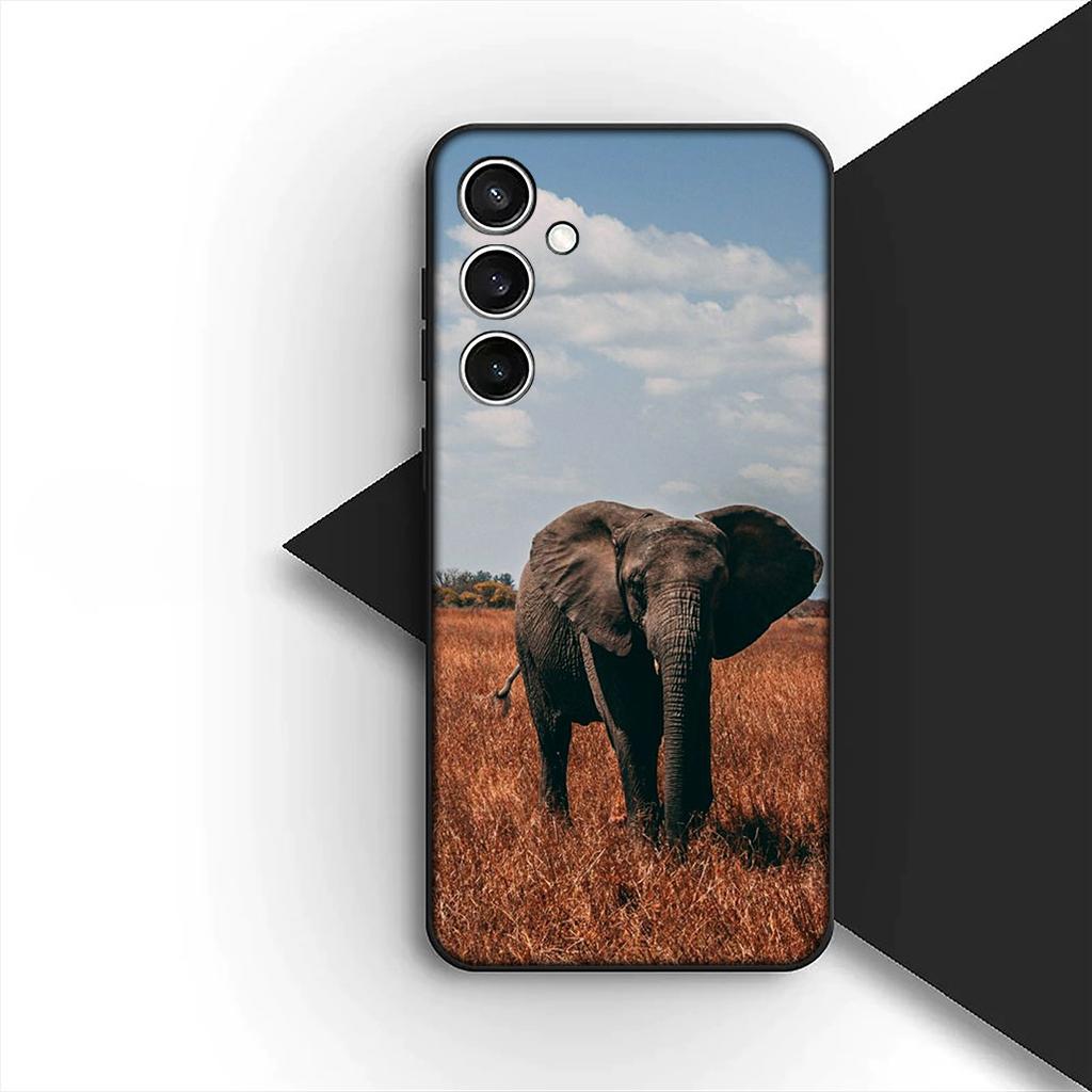 Elephant Dumbo Silicone Cover for Apple iPhone 17 Pro XS Max Air XR 6 Plus X 5 + SE 2022 SE2 6+ Coque Phone Case