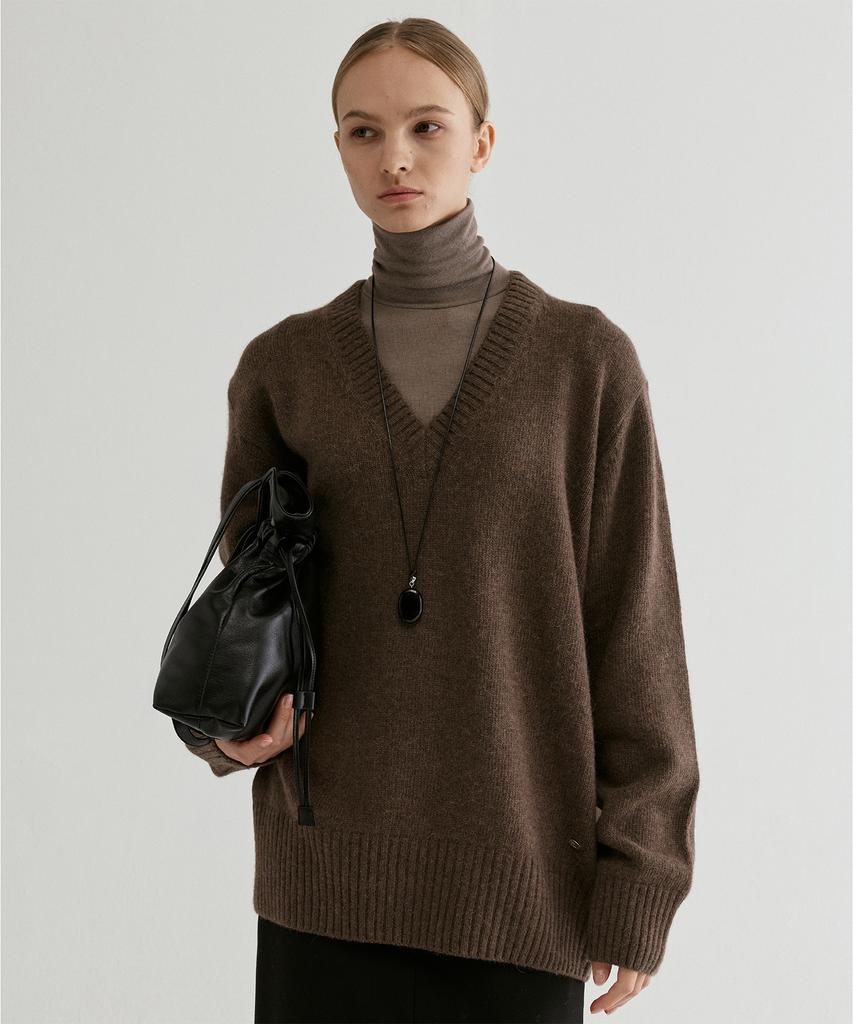 FROMWHERE Alpaca V-Neck Sweater Brown
