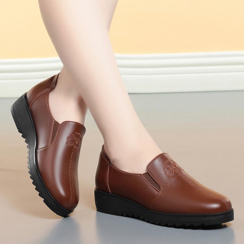 Fashion New Woman Flats 2024 Spring Autumn Soft Leather Women Wedges Single Casual Shoes Soft Bottom Comfort Mom Shoes
