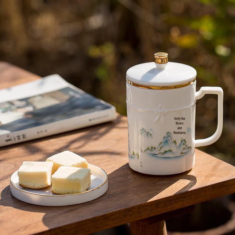 Фангран Цзиндэчжэнь Зеленая керамическая кружка для чая с ситечком