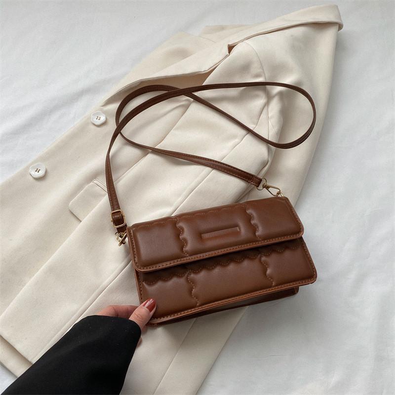 Fashionable Minimalist Shoulder Bag For Women 2023 Spring Trendy Small Crossbody Bag