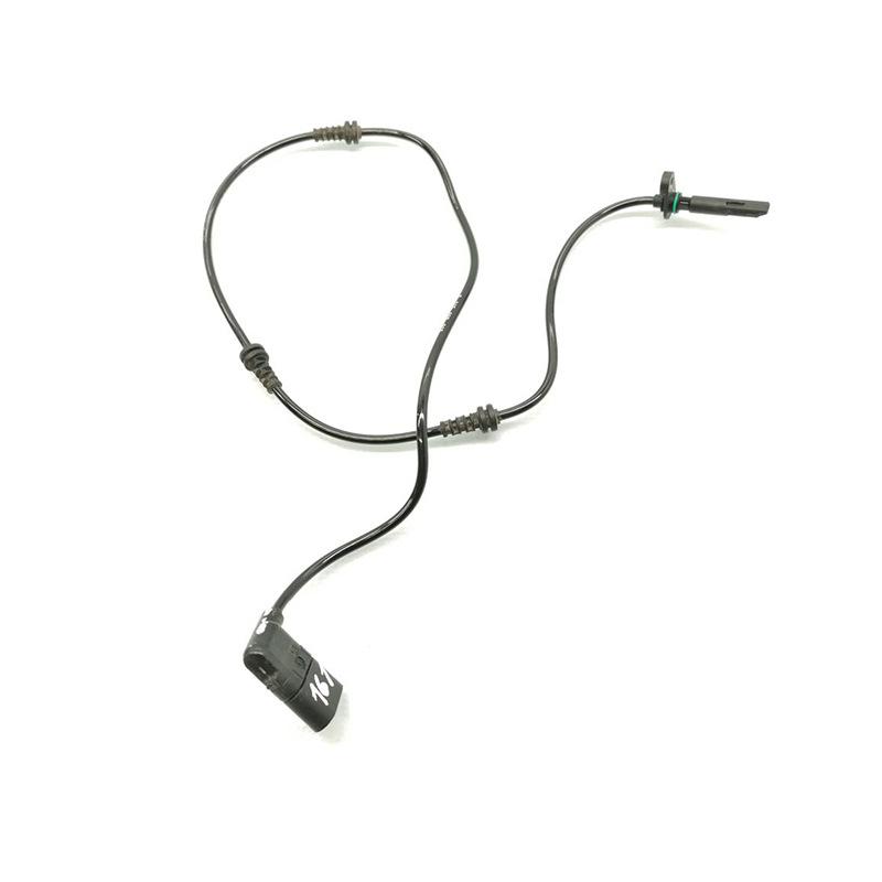 Mercedes-Benz C-Class C250 Передний датчик ABS 2059058003