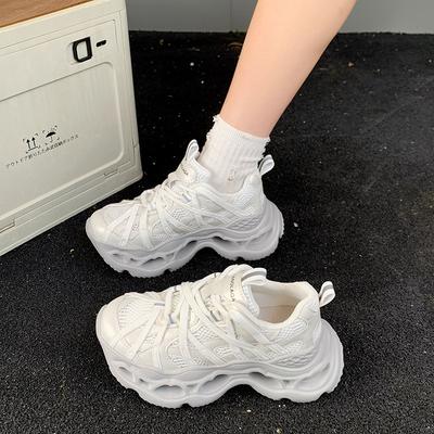 Европейская сетка дышащие красные губы папины кроссовки женские 2025 лето новые маленькие толстоподошвенные увеличивающие рост повседневные спортивные кроссовки