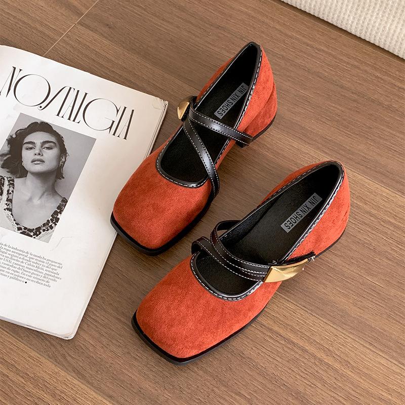 Модный темперамент французского ретро квадратная голова толстый каблук легкий рот одинарные туфли женские 2025 новые весна и осень увеличение роста туфли Мэри Джейн