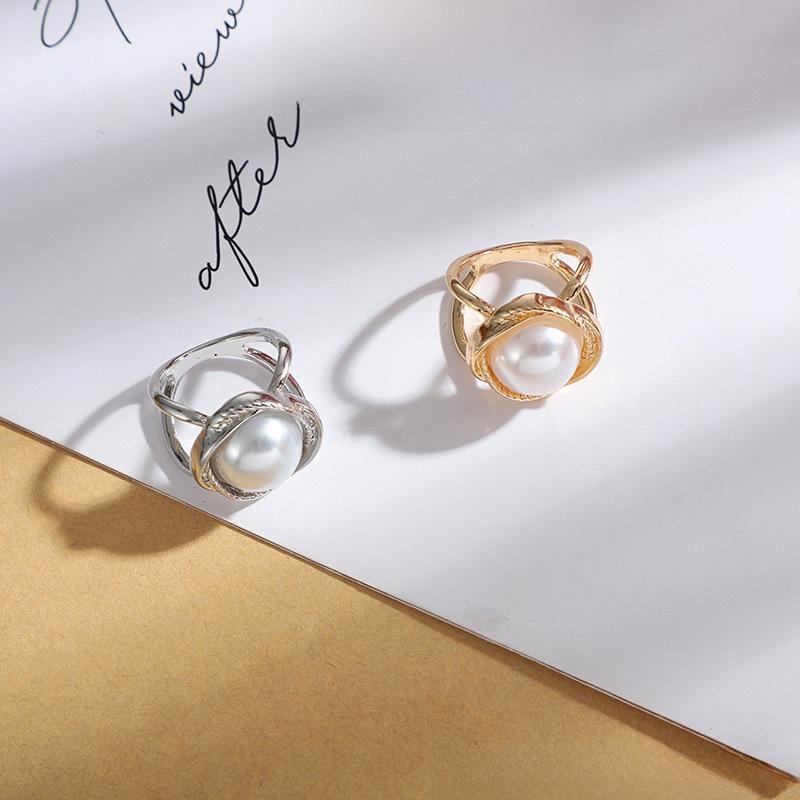 Модная пряжка для шали с крестообразным узором и ажурным жемчугом: Креативный, многофункциональный аксессуар для шарфа и пальто