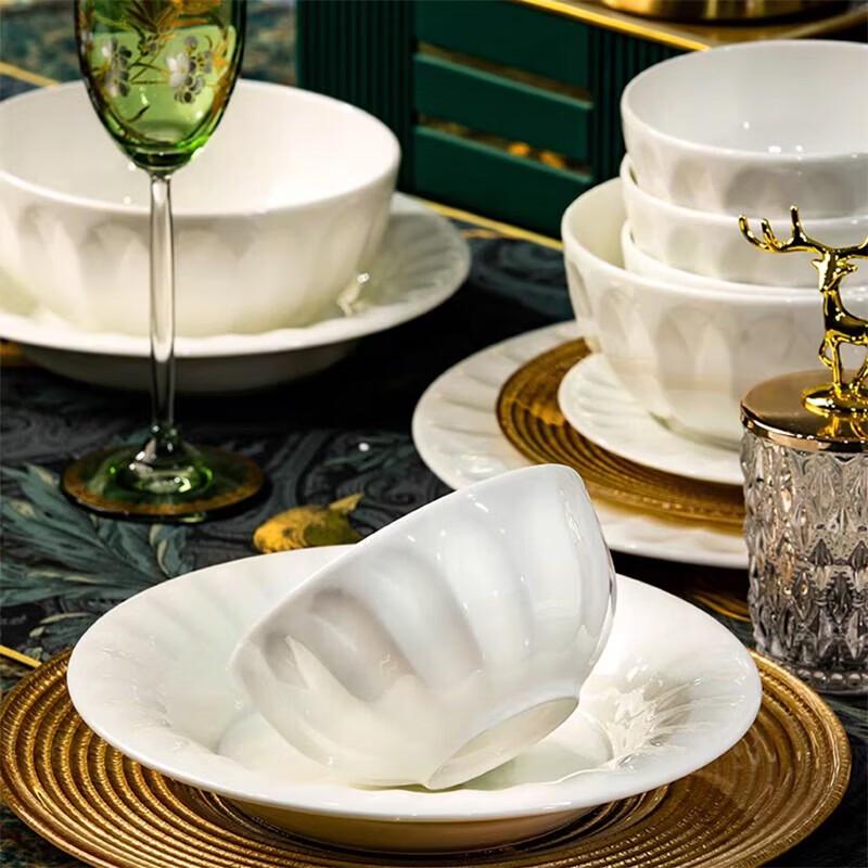 Northern Scenery Marquis Bone China Dinnerware Set