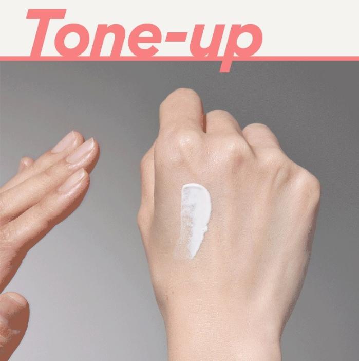 Innisfree Крем для выравнивания тона кожи с эффектом сияния цветущей сакуры / Крем для выравнивания тона кожи 50 мл | Осветляющий и увлажняющий