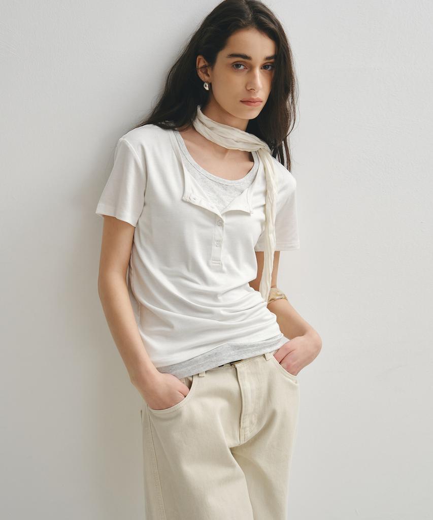 NOIRER FOR WOMAN Layered Henley Neck Half T-Shirt (Ivory)