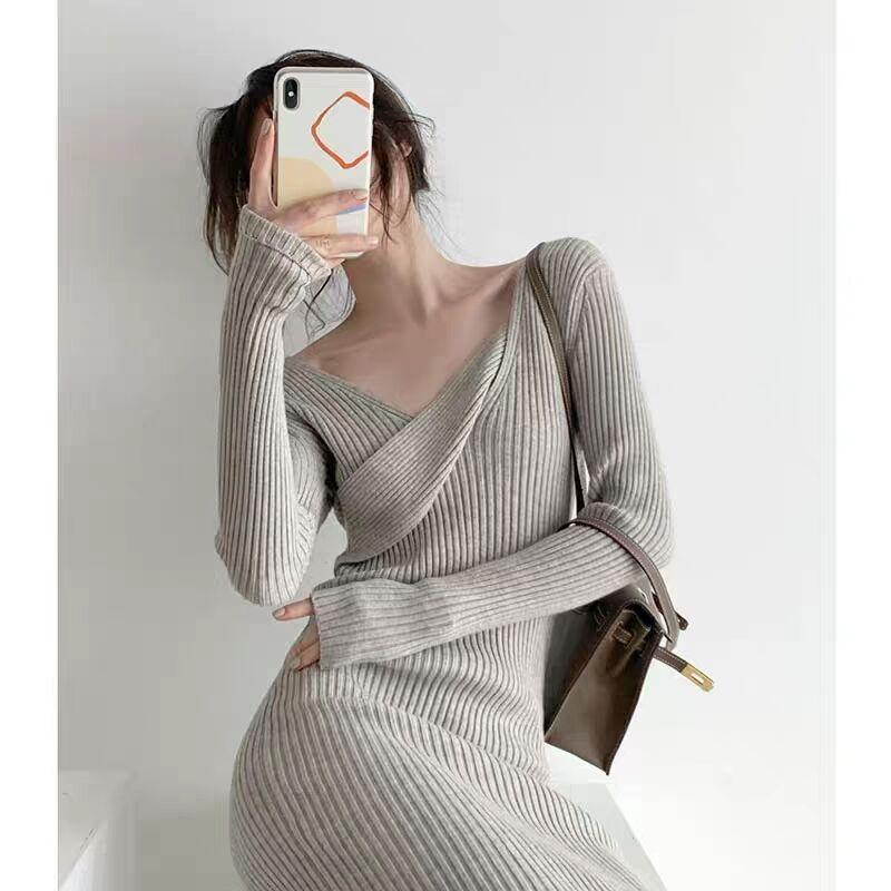 Retro autumn and winter oblique V-neck black long-sleeved knitted long skirt sexy hip skirt thickened slim dress