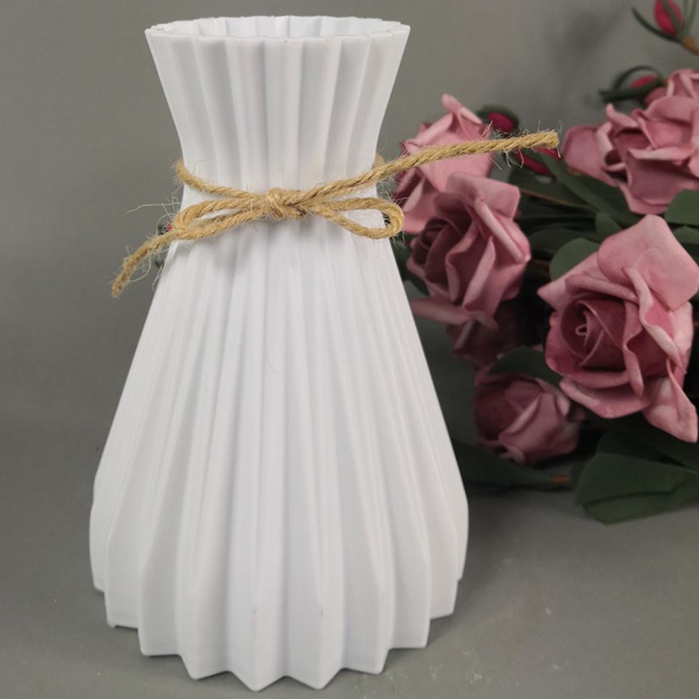 Декоративная однотонная пластиковая ваза