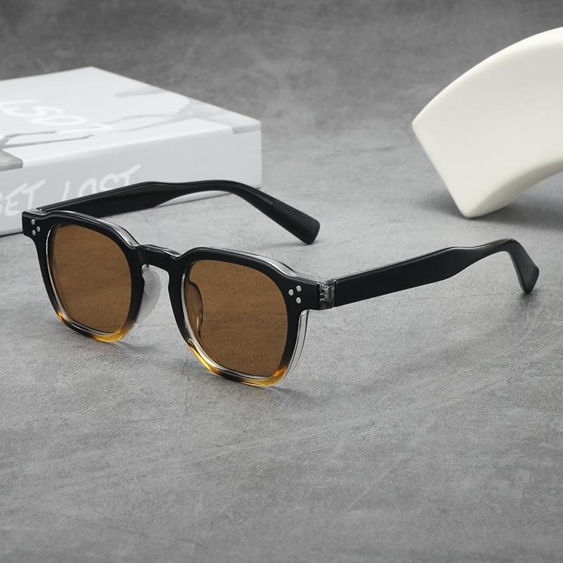 New Leisure Luxury Thick Framed Sunglasses Classic Square Small Frame Uv Resistant Street Photography Uv400 Shades Glasses