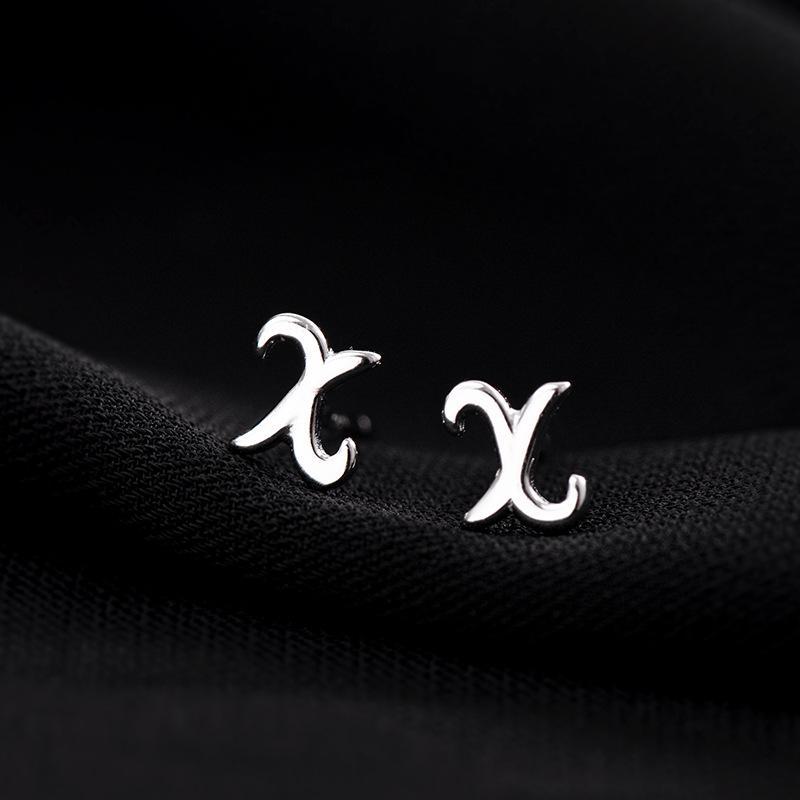 Серьги Banyan Tree S925 Silver с английским алфавитом для женщин - маленькие, удобные, одиночные серьги для сна