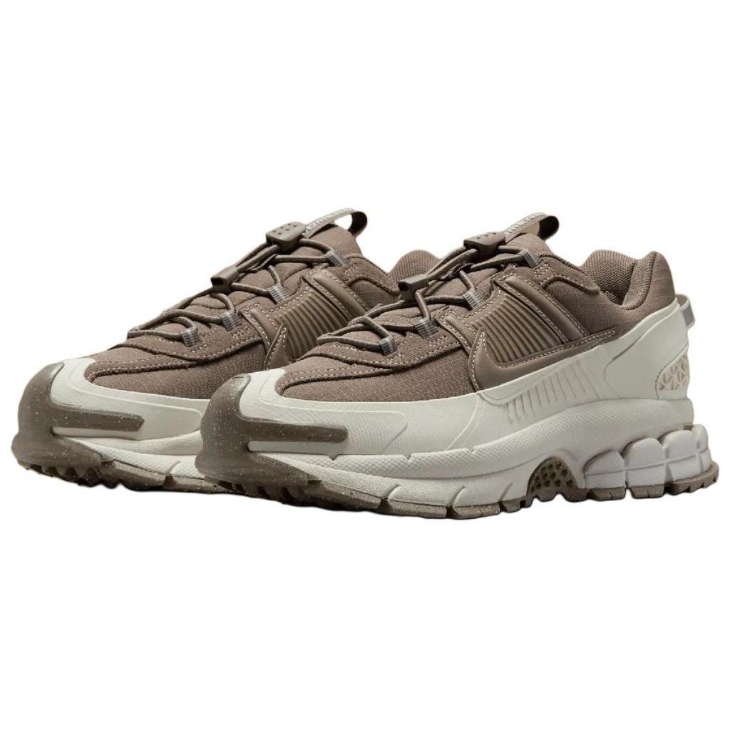 Nike Zoom Vomero Roam Light Bone Mink Brown Женские кроссовки Court-Purple Gum-Dark-Brown HQ2181-006