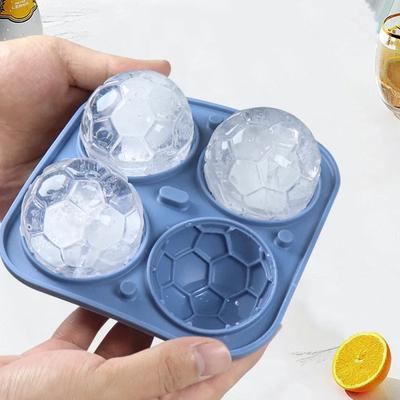 4 ячейки Силиконовая форма для льда Футбольная форма для кубиков льда с крышкой Форма для льда для виски Коктейлей Кухонный барный инструмент Аксессуар