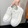 Мода 2024 года, новые кожаные женские белые повседневные кроссовки, дышащие женские вулканизированные спортивные туфли для ходьбы и бега на платформе, белые