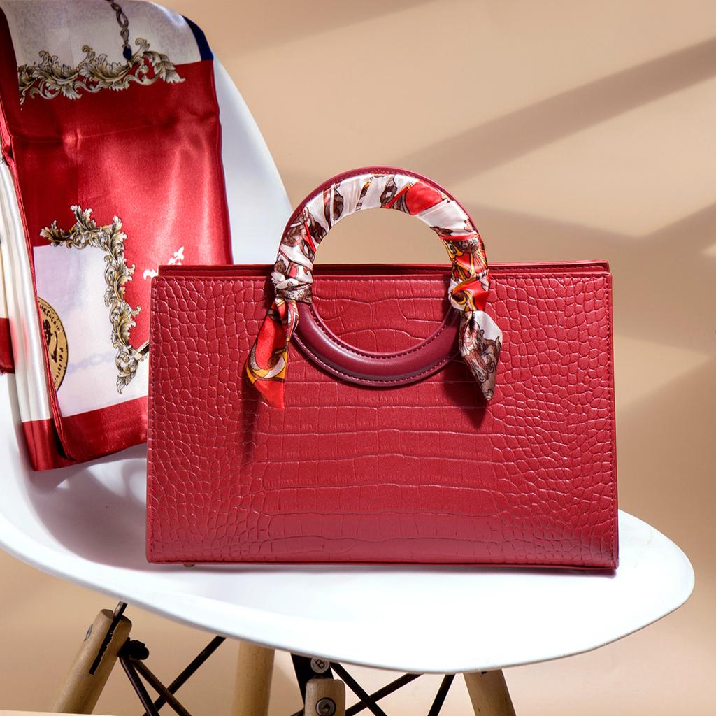 Unique red wedding bag for women 2024 new model, high-end crossbody large-capacity bridal bag, handbag for weddings