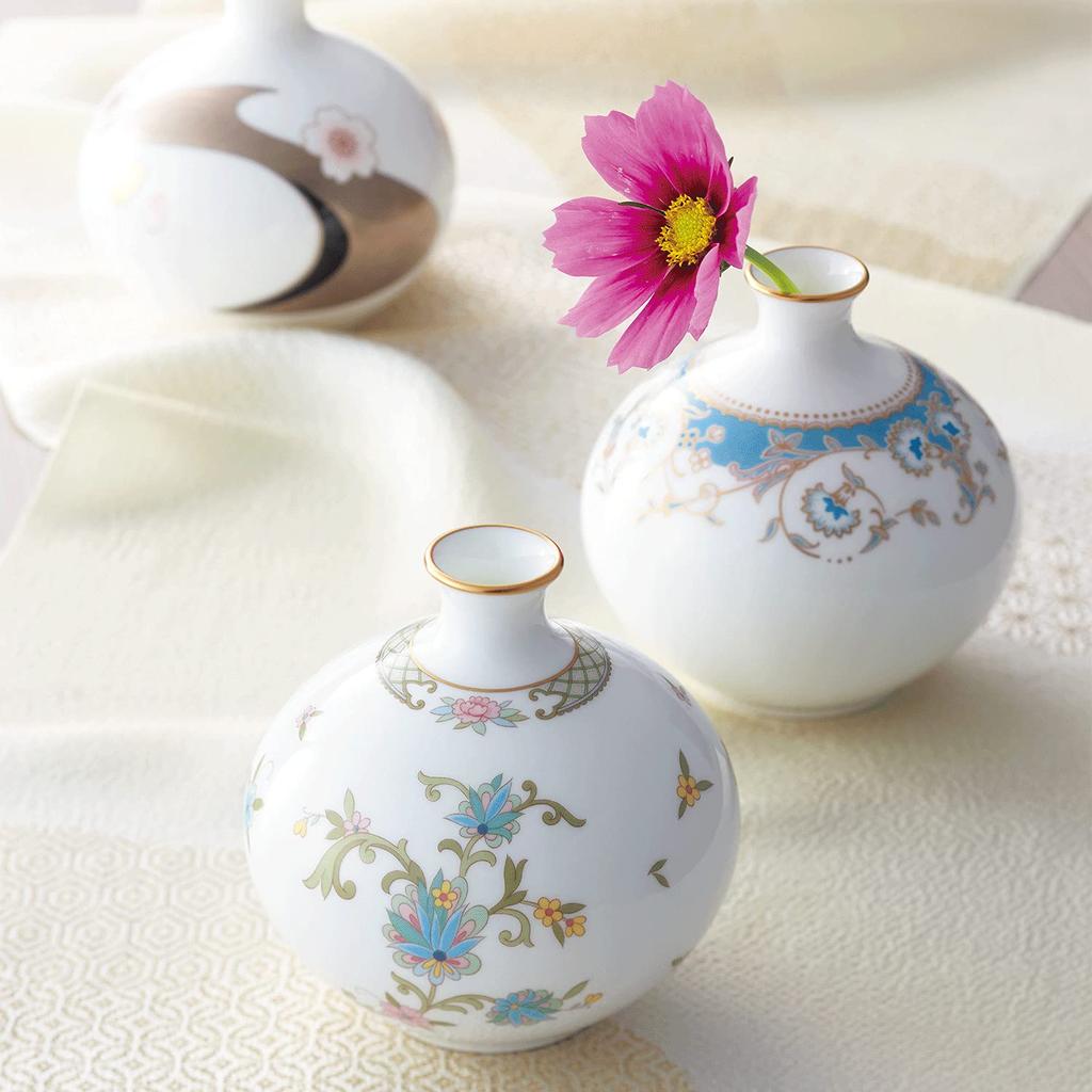 Noritake Yoshino Flower Vase, Approximately 9cm Tall and 9cm Diameter, White Bone China, 1 Piece, T53844/9983