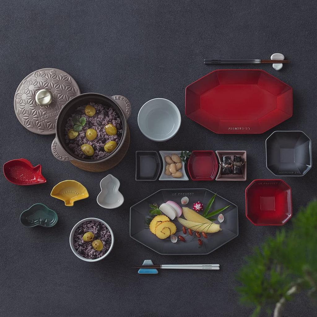 Le Creuset Octagonal Plate, 28cm, White, Heat and Cold Resistant, Microwave and Oven Safe [Official Japanese Product]