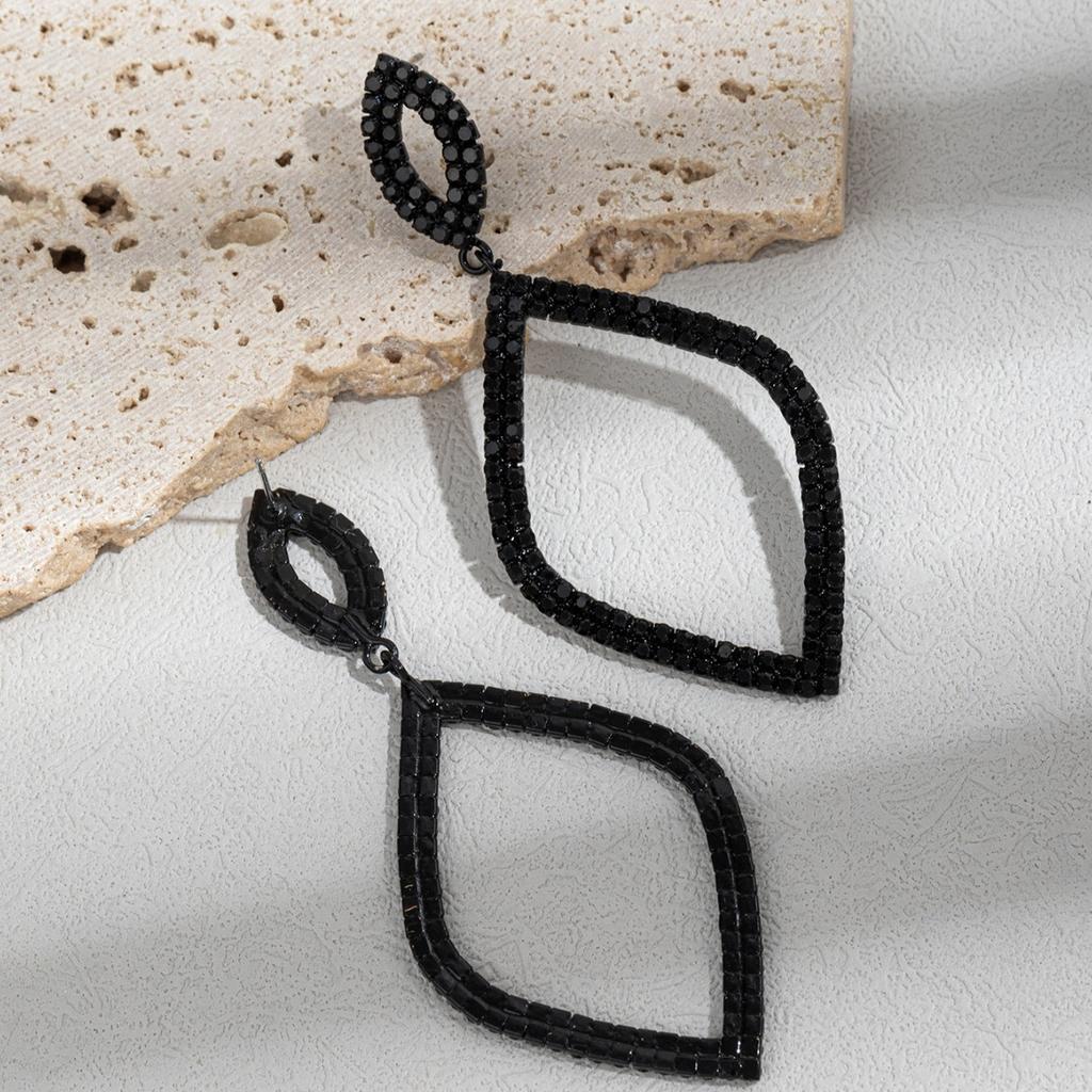 Модные индивидуальные большие серьги-кольца