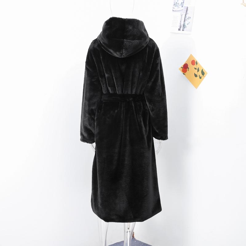 2024 Winter Extended Faux Fur Coat for Women To Look Thin and Imitate Mink Fur Coat Black Hooded Warm Comfortable Coats