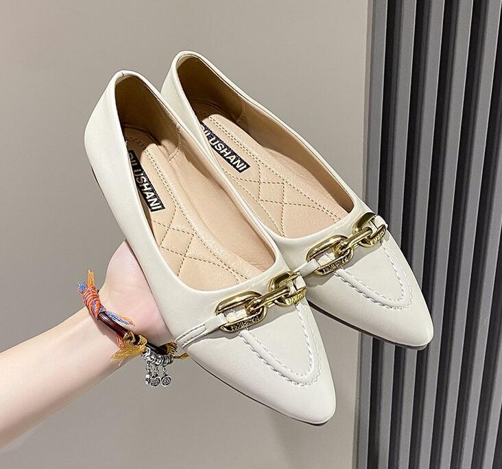 2024 Весна Повседневные Женские туфли на плоской подошве Винтажные кожаные лоферы с круглым носком Элегантные женские туфли с металлической пряжкой