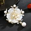 Ladies' Light Luxury Design Elegant Imitation Pearl Camellia Flower Brooch Fashionable Versatile Niche Design Brooch