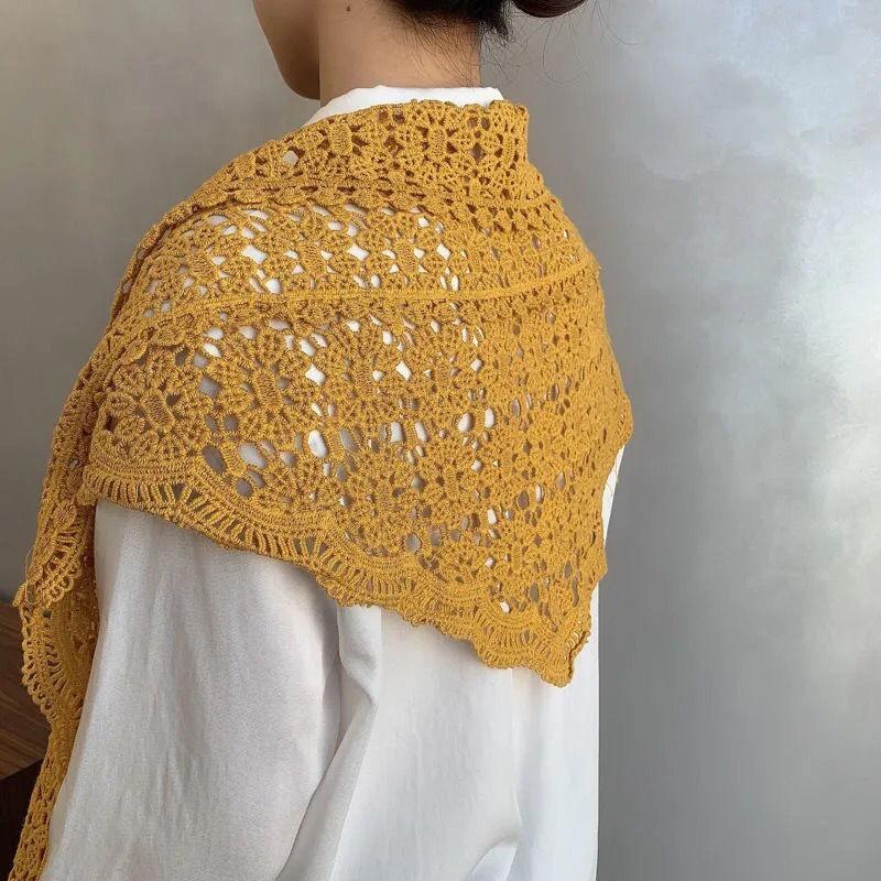 The New Shawl Korean Version Shows Temperament, Fashionable Hollow Round Flower Triangle Outer Shawl Sunscreen Neck