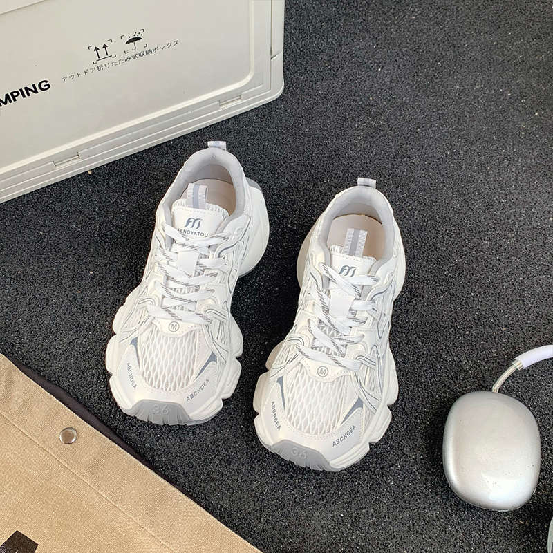 Женские кроссовки «папины кроссовки» новая летняя сетчатая дышащая серебристая на высокой толстой подошве повседневная легкая спортивная обувь