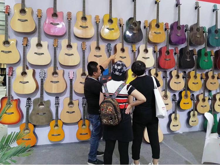 26-дюймовая четырехструнная укулеле-гитара - Поддержка OEM