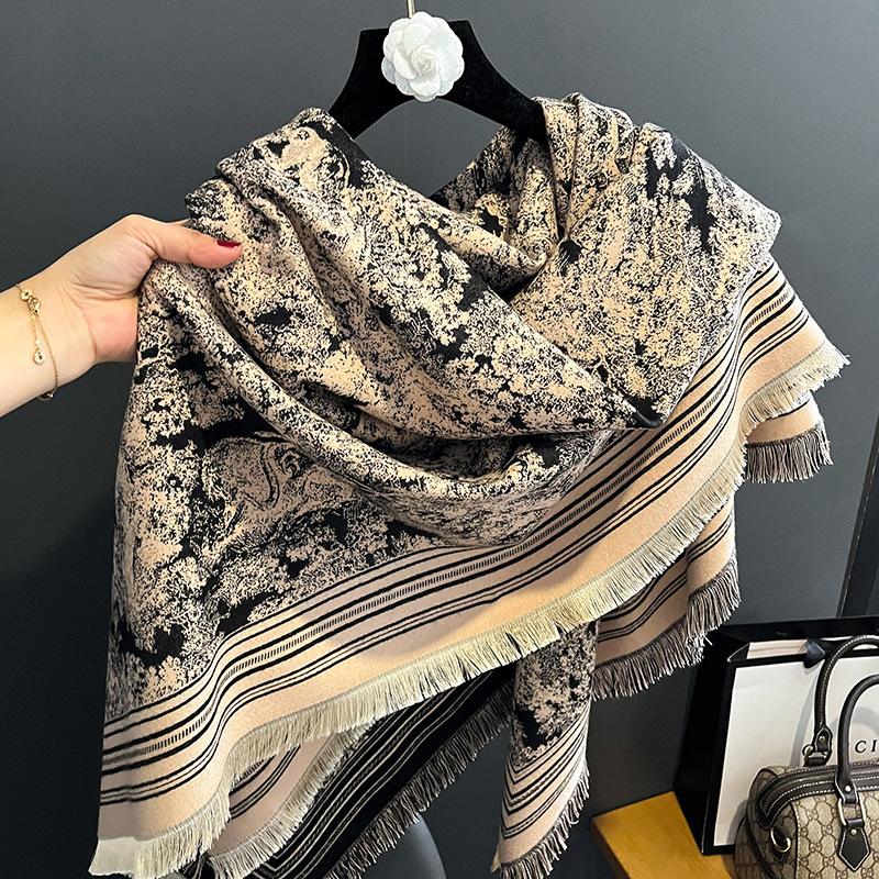 New Women'S Fashionable Imitation Cashmere Autumn And Winter Warm Large Square Scarf Double-Sided Tassel Scarf Air Conditioning Shawl