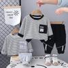 Комплект с длинными рукавами для мальчика 0-5 лет Детская толстовка с круглым вырезом Полосатый топ Повседневные брюки Комплект из двух предметов Модная одежда для малышей