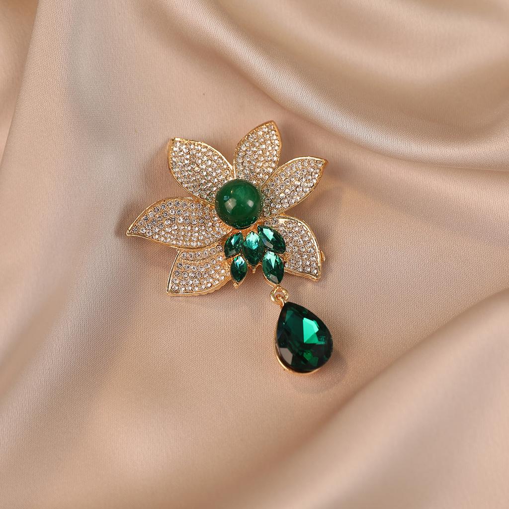 Elegant Lotus Tassel Brooch Design Sense Niche Accessory Brooch Women's Anti-glare Brooch