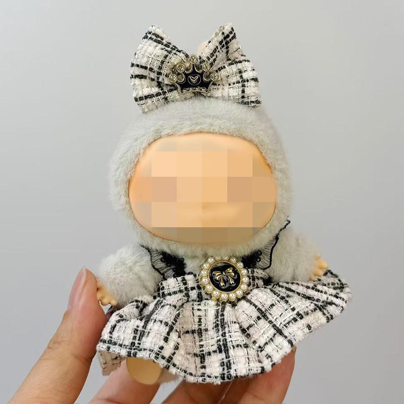 Подвеска Лабубу: Коробка-сюрприз с детской одеждой - 17 см винил «Макарон».