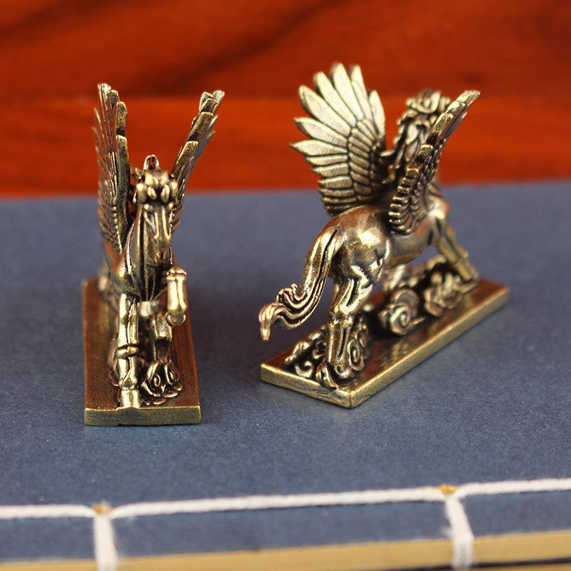 2026 Статуэтка Лошади по китайскому зодиаку Бронзовая Лошадь Настольное украшение Гостиная Чайный столик Скульптура Металлическое изделие Домашние украшения