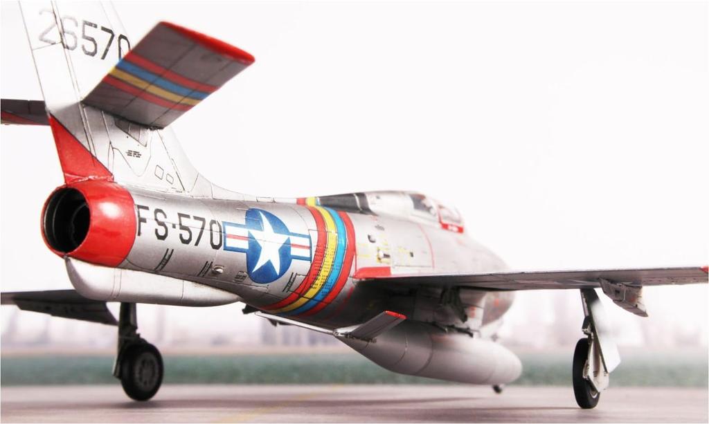 Special Hobby American Republic Thunderstreak Fighter Plastic Model SH72395 1/72 F-84F