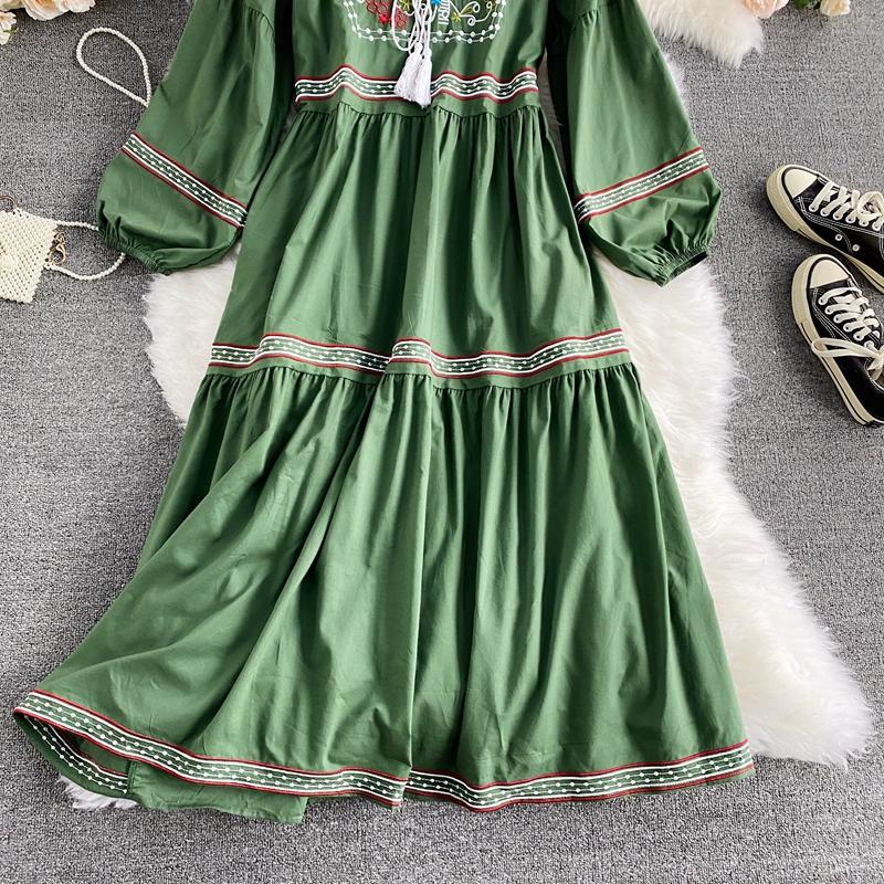 Holiday Retro Ethnic Embroidery Dresses Women Vintage V-neck Tassel Lace Up Dress Party Long Sleeve Fashion Long Dress Loose New