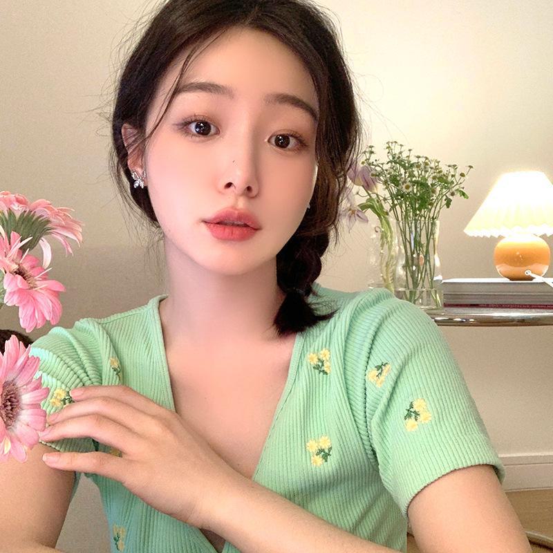 High-End Butterfly Earrings: Stylish Summer Ear Clips for Women (No Piercing Required)